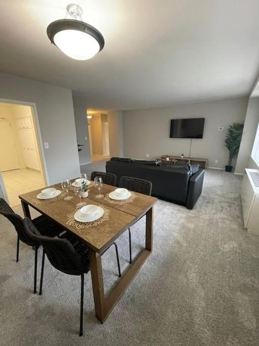 Charming Apartment At Crystal City With Amazing Amenities アーリントン エクステリア 写真