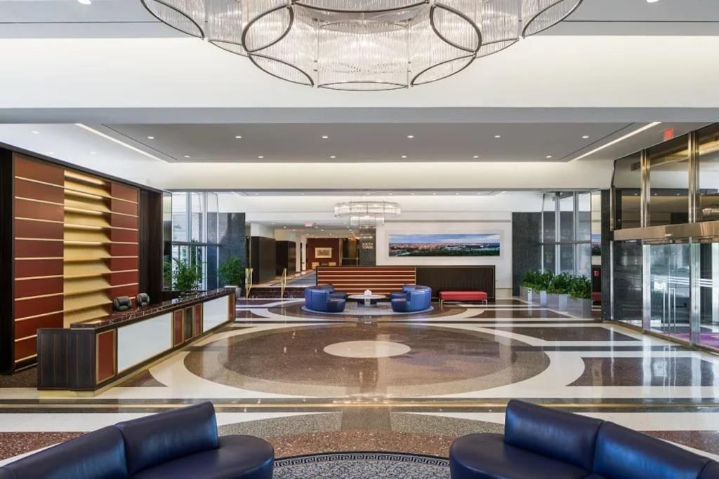 Charming Apartment At Crystal City With Amazing Amenities アーリントン エクステリア 写真