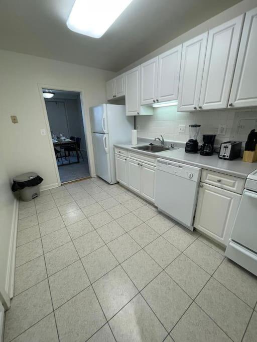 Charming Apartment At Crystal City With Amazing Amenities アーリントン エクステリア 写真