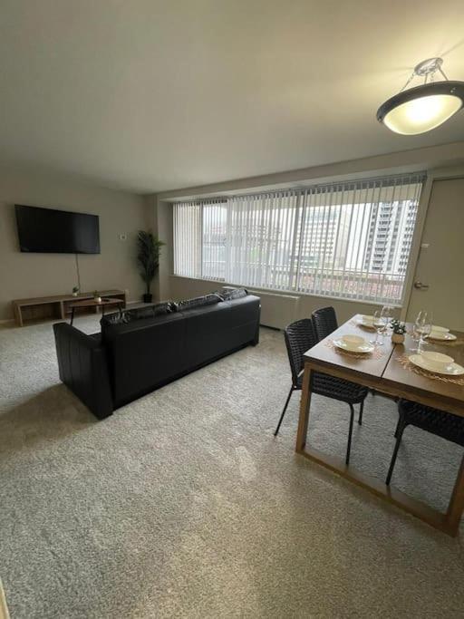 Charming Apartment At Crystal City With Amazing Amenities アーリントン エクステリア 写真
